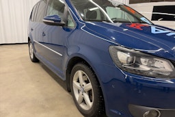 sininen Volkswagen Touran 2013 kuva 14.