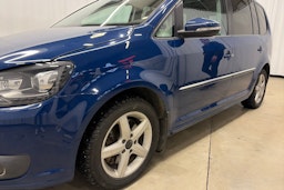 sininen Volkswagen Touran 2013 kuva 15.
