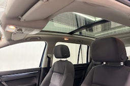 sininen Volkswagen Touran 2013 kuva 17.