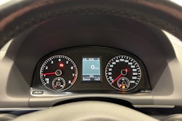 sininen Volkswagen Touran 2013 kuva 18.