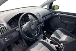 harmaa Volkswagen Touran 2013 kuva 3.
