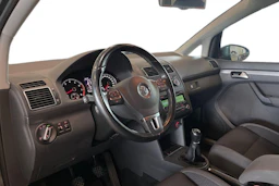 harmaa Volkswagen Touran 2013 kuva 6.