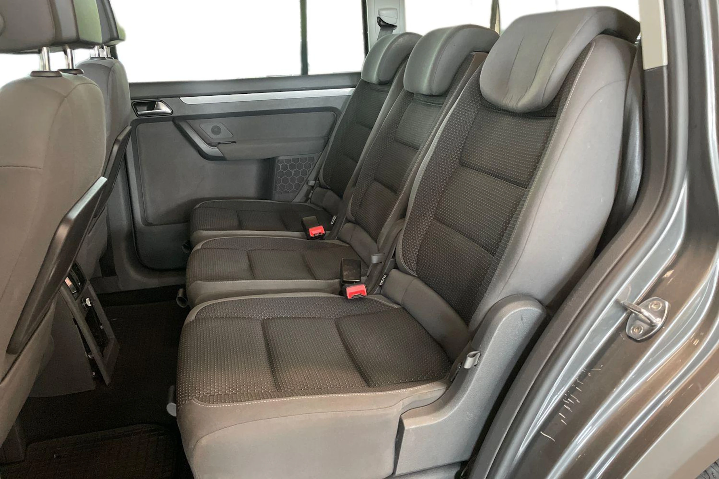harmaa Volkswagen Touran 2013 kuva 8.