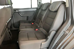 harmaa Volkswagen Touran 2013 kuva 8.