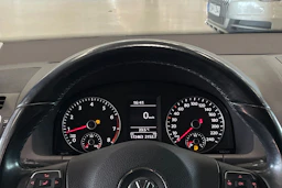 harmaa Volkswagen Touran 2013 kuva 13.