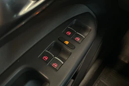 harmaa Volkswagen Touran 2013 kuva 21.