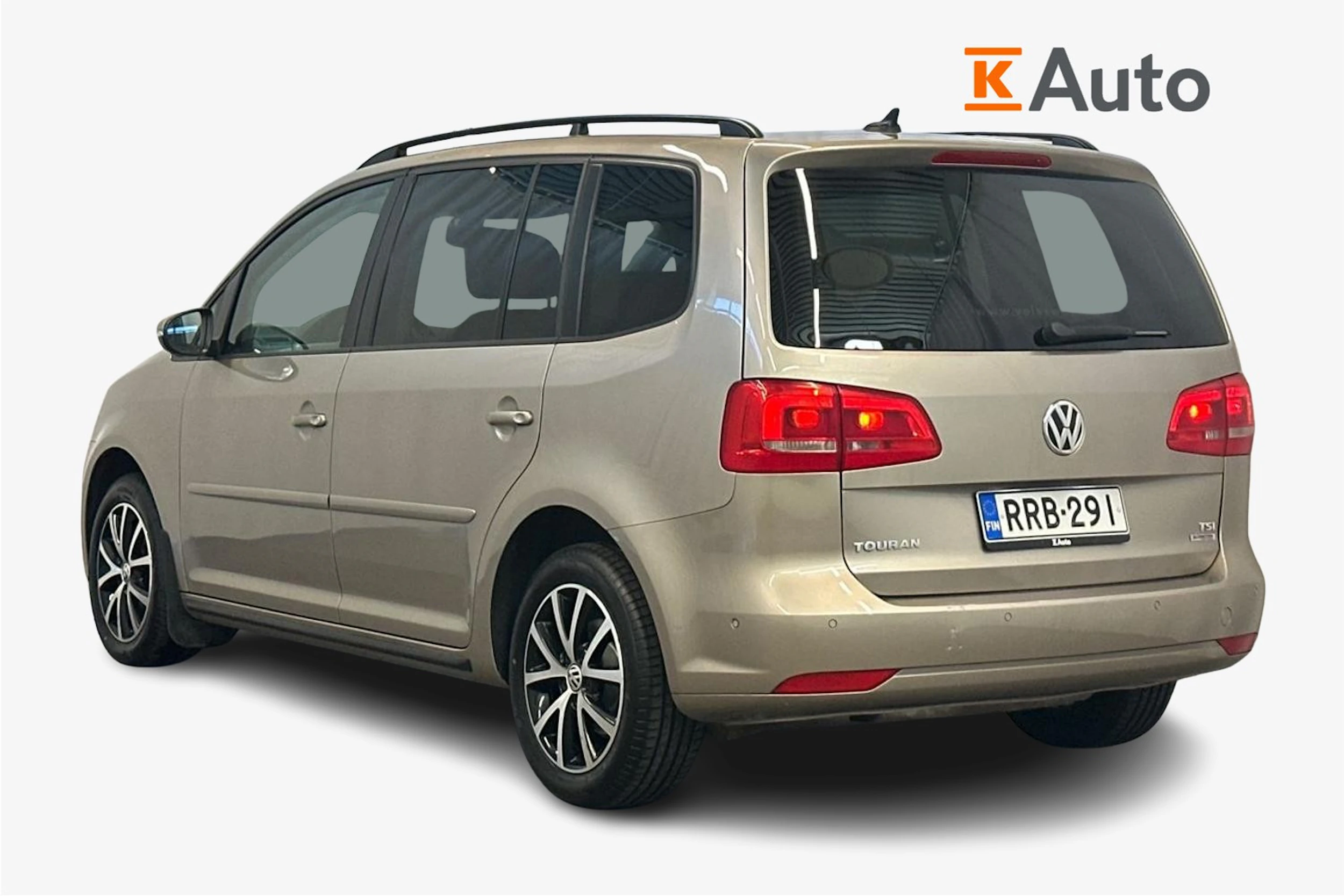 Ruskea (beige) Volkswagen TOURAN 2013 kuva 2.