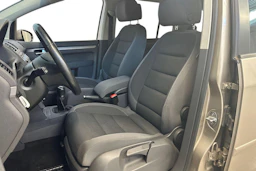 Ruskea (beige) Volkswagen TOURAN 2013 kuva 7.