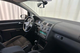 Ruskea (beige) Volkswagen TOURAN 2013 kuva 12.