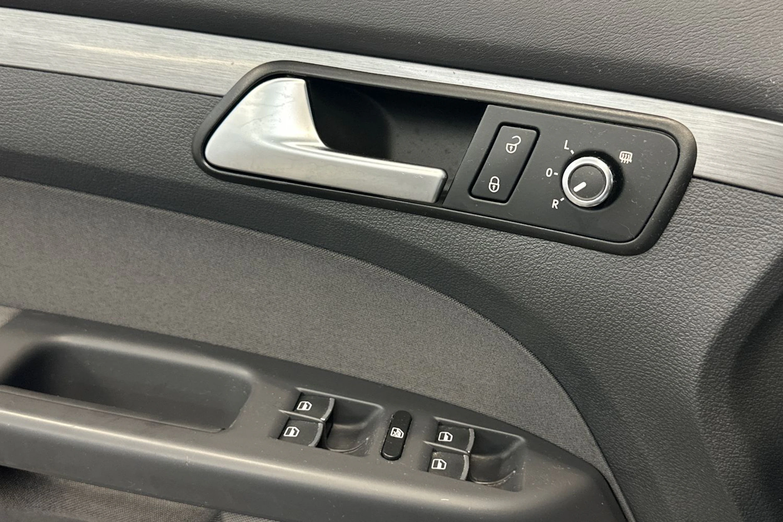 Ruskea (beige) Volkswagen TOURAN 2013 kuva 14.