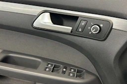 Ruskea (beige) Volkswagen TOURAN 2013 kuva 14.