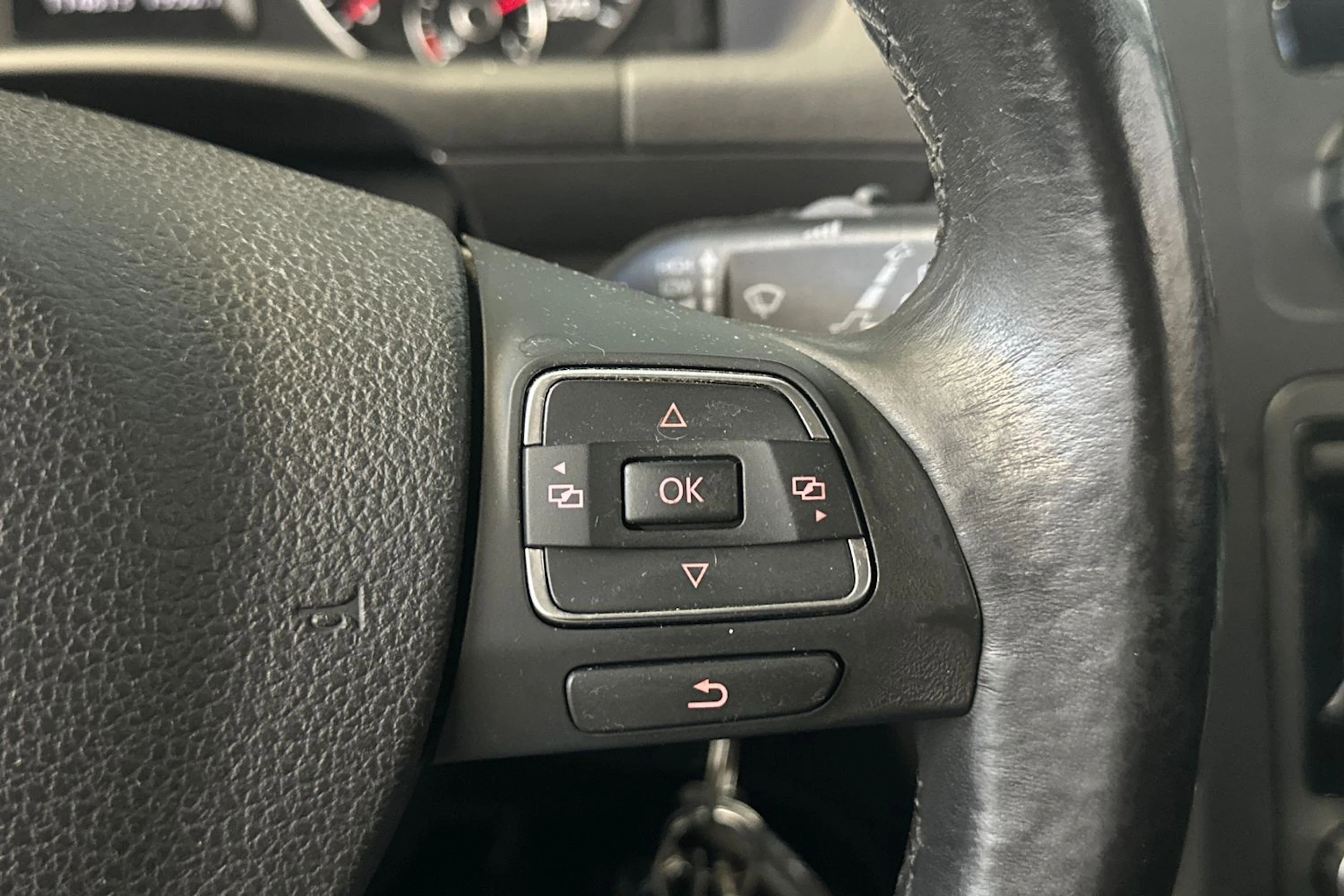 Ruskea (beige) Volkswagen TOURAN 2013 kuva 17.