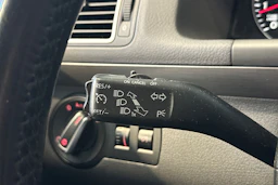 Ruskea (beige) Volkswagen TOURAN 2013 kuva 18.