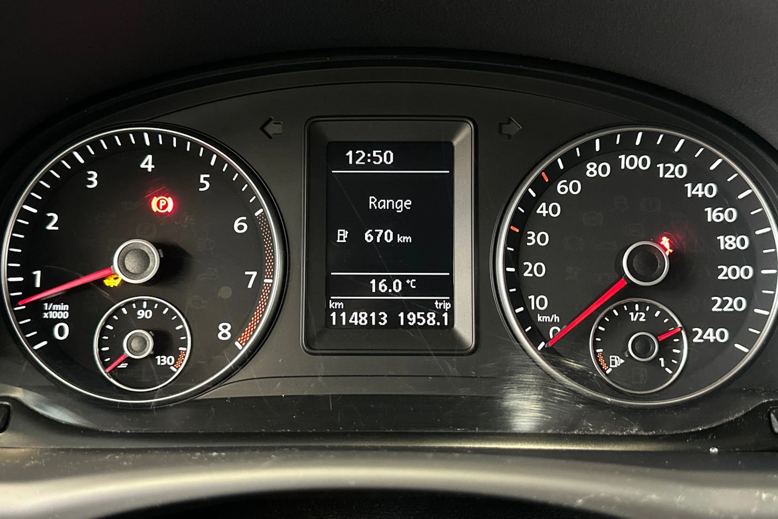Ruskea (beige) Volkswagen TOURAN 2013 kuva 19.