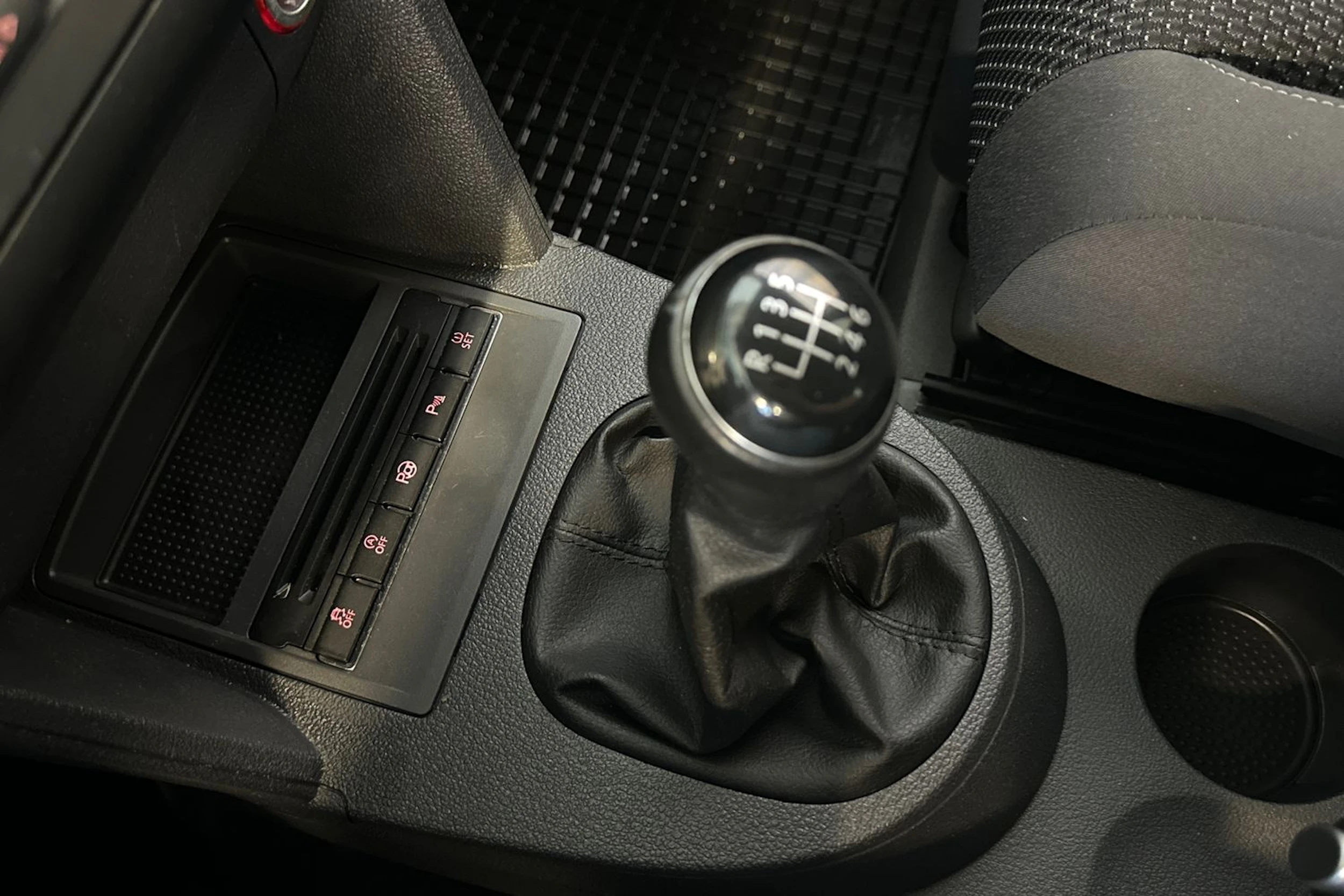 Ruskea (beige) Volkswagen TOURAN 2013 kuva 20.