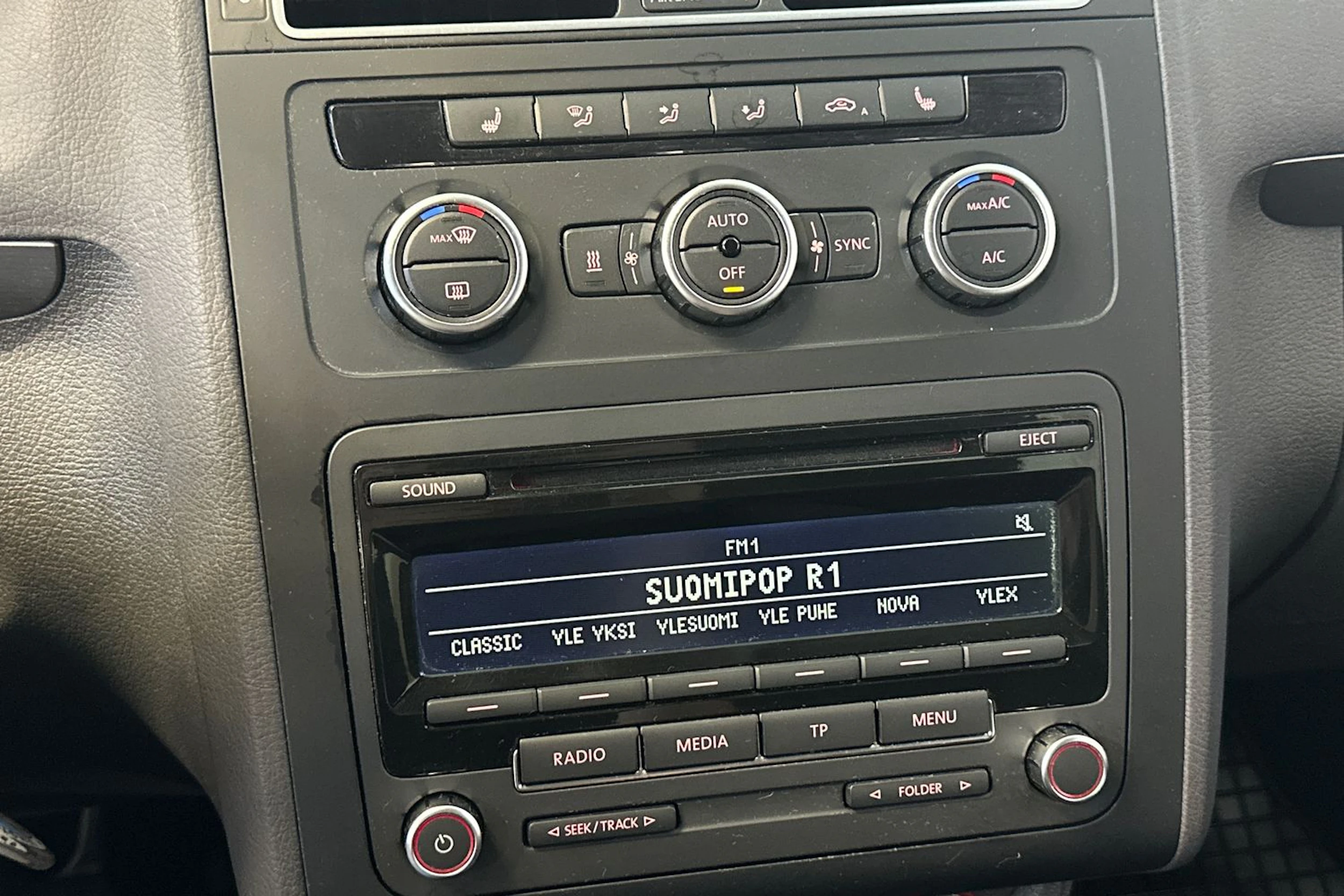 Ruskea (beige) Volkswagen TOURAN 2013 kuva 21.