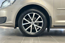 Ruskea (beige) Volkswagen TOURAN 2013 kuva 24.