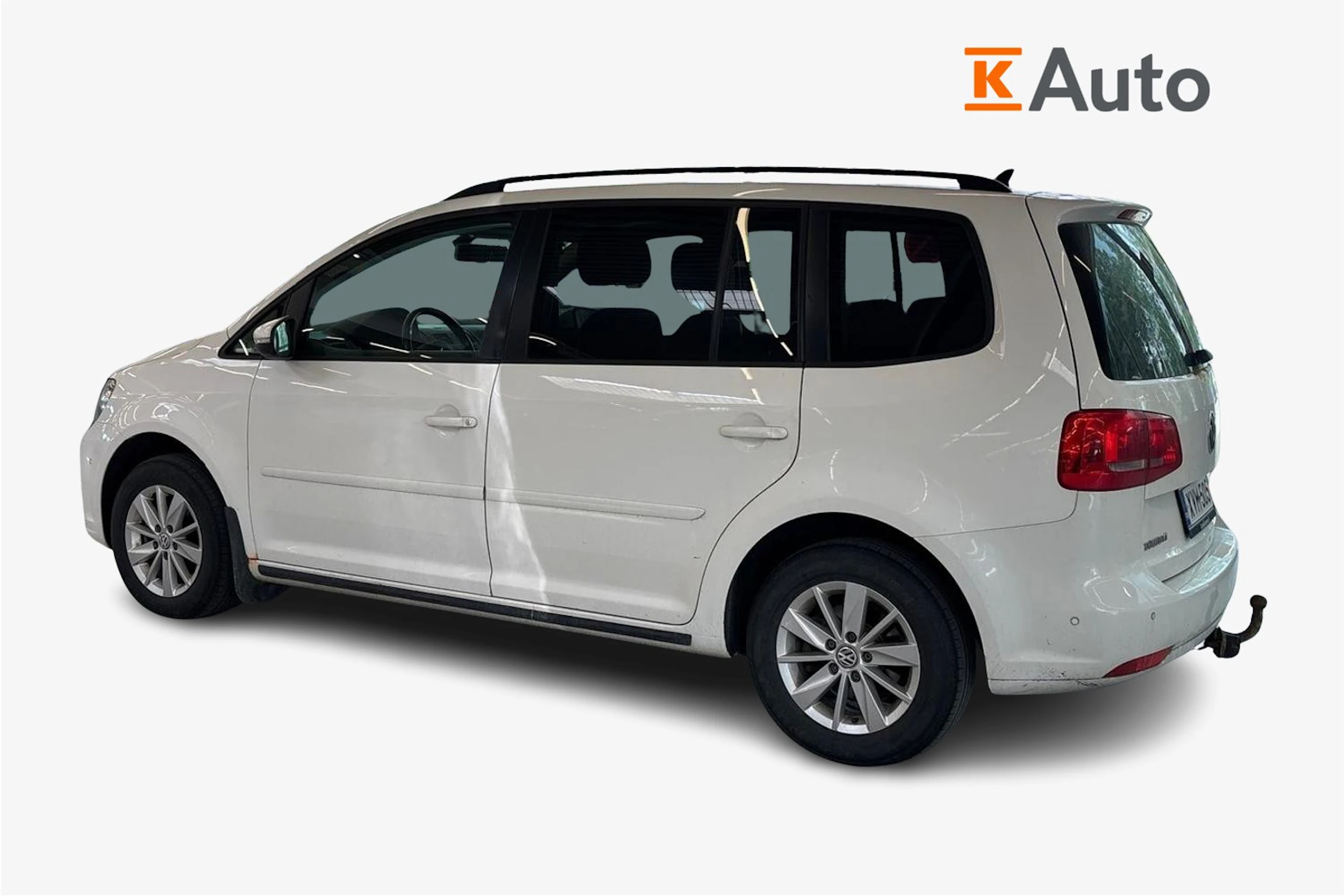 valkoinen Volkswagen Touran 2013 kuva 2.