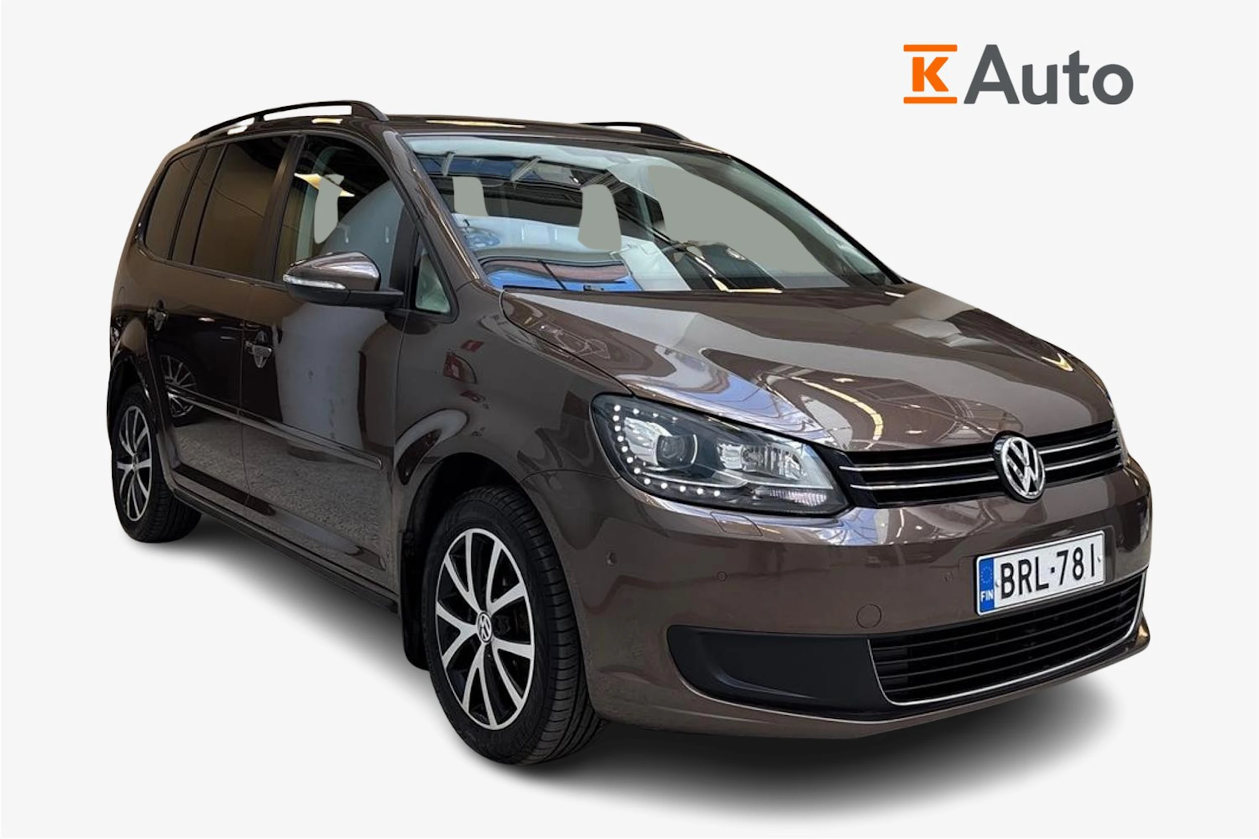 ruskea (beige) Volkswagen Touran 2014 kuva 1.
