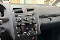 ruskea (beige) Volkswagen Touran 2014 kuva 19.