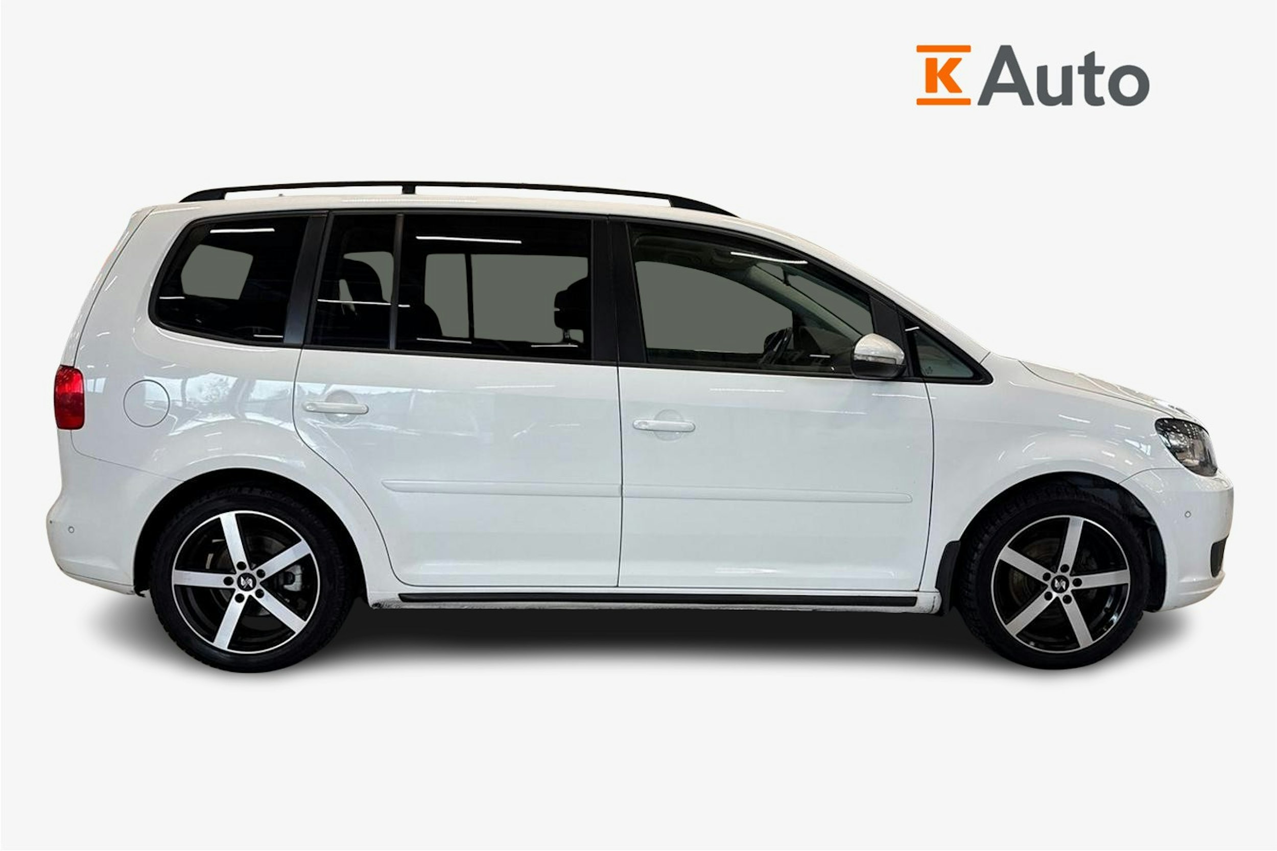 valkoinen Volkswagen Touran 2014 kuva 5.