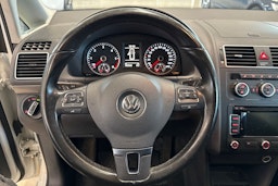 valkoinen Volkswagen Touran 2014 kuva 15.