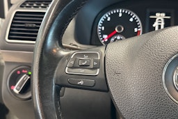 valkoinen Volkswagen Touran 2014 kuva 16.