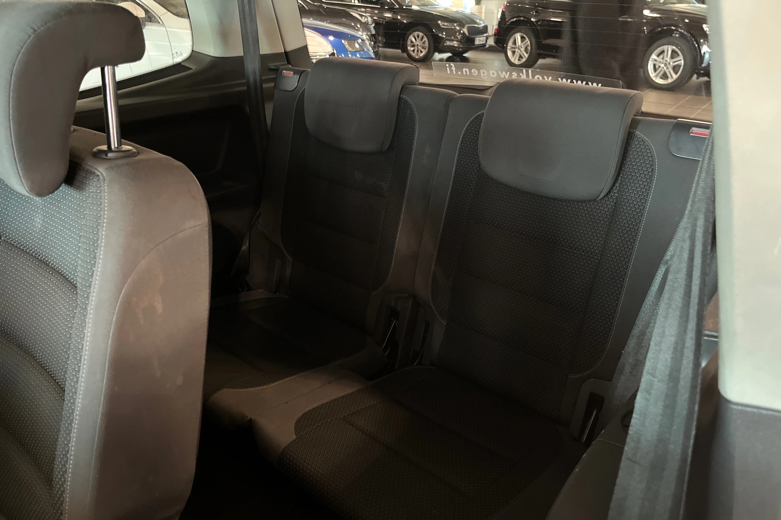 valkoinen Volkswagen Touran 2014 kuva 11.