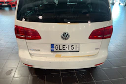 valkoinen Volkswagen Touran 2014 kuva 14.