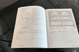 valkoinen Volkswagen Touran 2014 kuva 19.