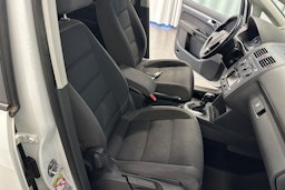 valkoinen Volkswagen Touran 2014 kuva 15.