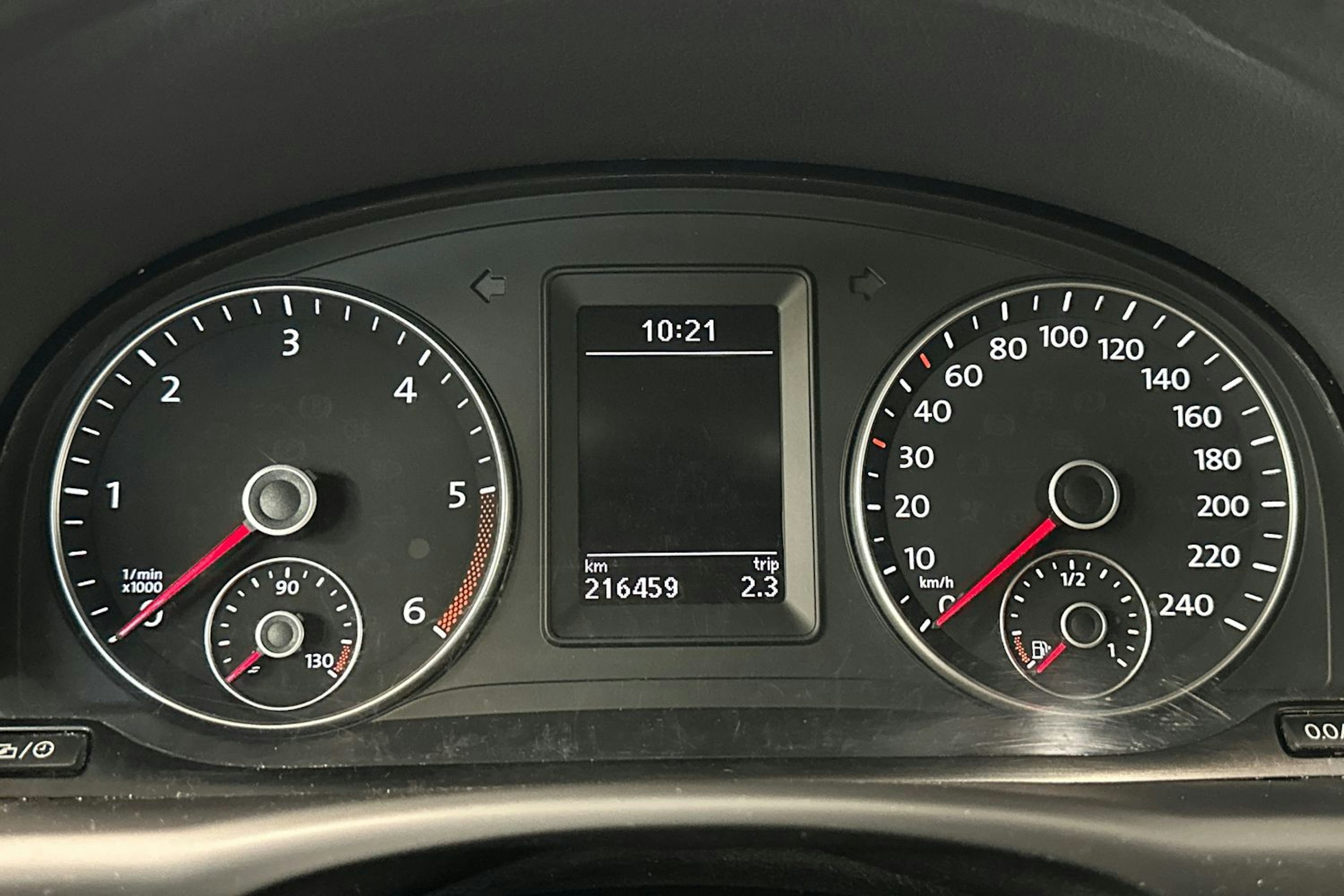 valkoinen Volkswagen Touran 2014 kuva 22.