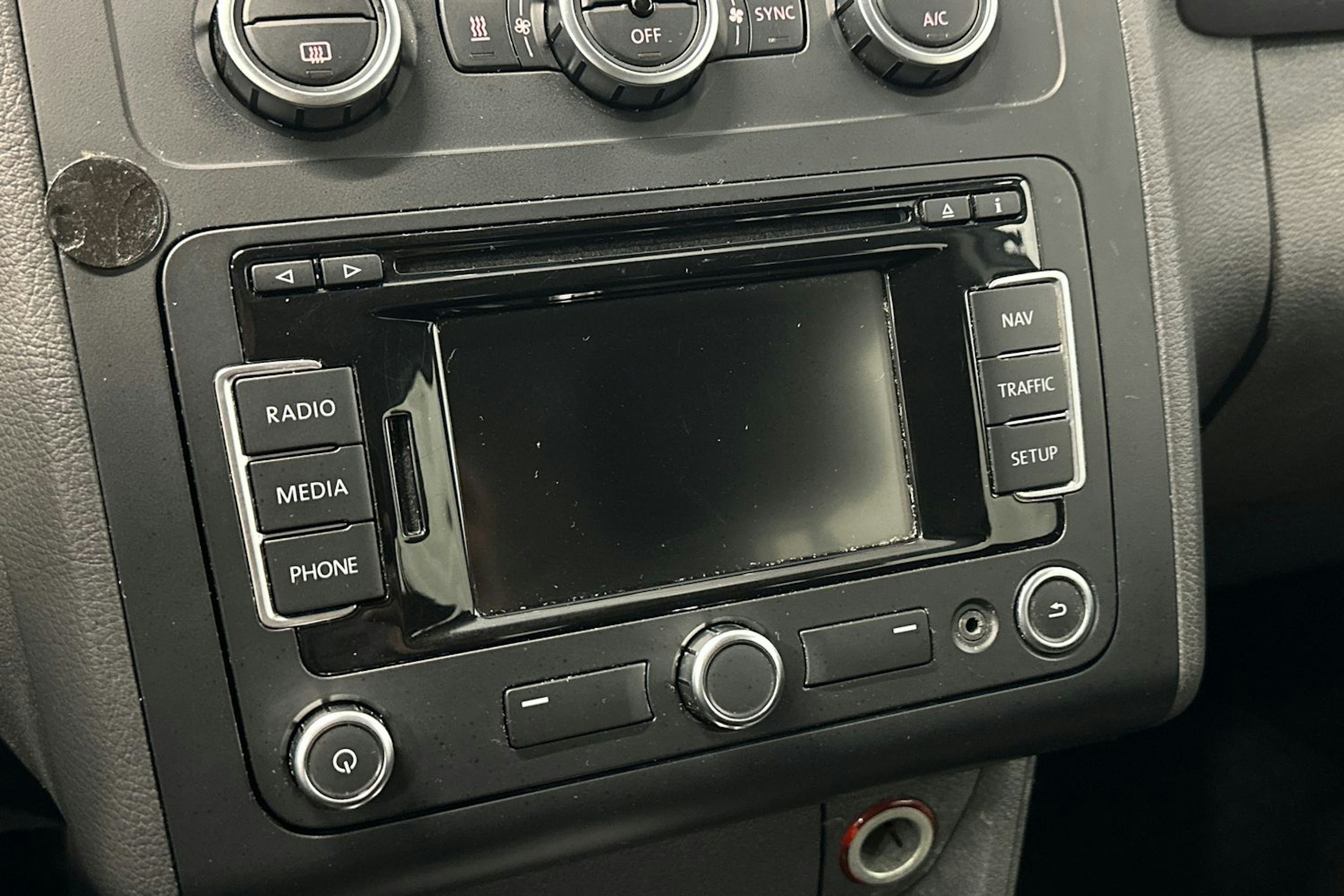 valkoinen Volkswagen Touran 2014 kuva 24.