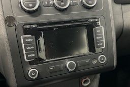 valkoinen Volkswagen Touran 2014 kuva 24.