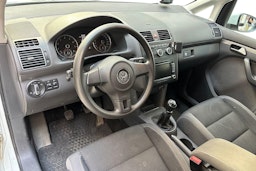 valkoinen Volkswagen Touran 2014 kuva 6.