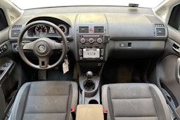 valkoinen Volkswagen Touran 2014 kuva 7.