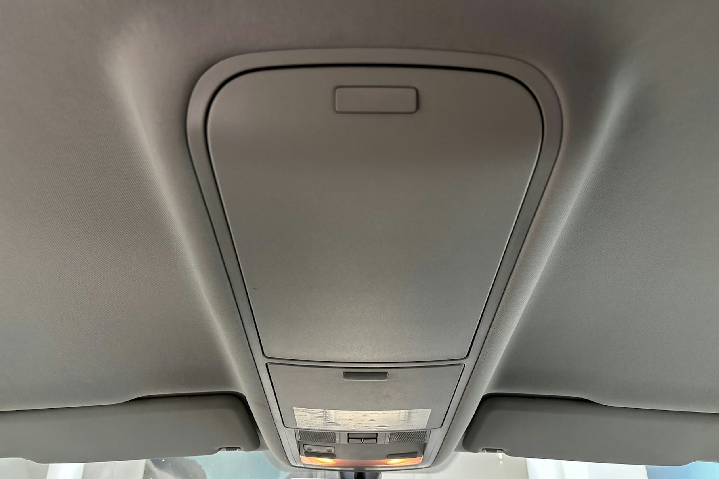 valkoinen Volkswagen Touran 2014 kuva 16.