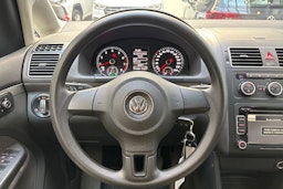 valkoinen Volkswagen Touran 2014 kuva 18.