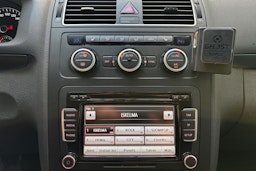 valkoinen Volkswagen Touran 2014 kuva 21.