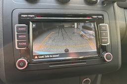 valkoinen Volkswagen Touran 2014 kuva 22.
