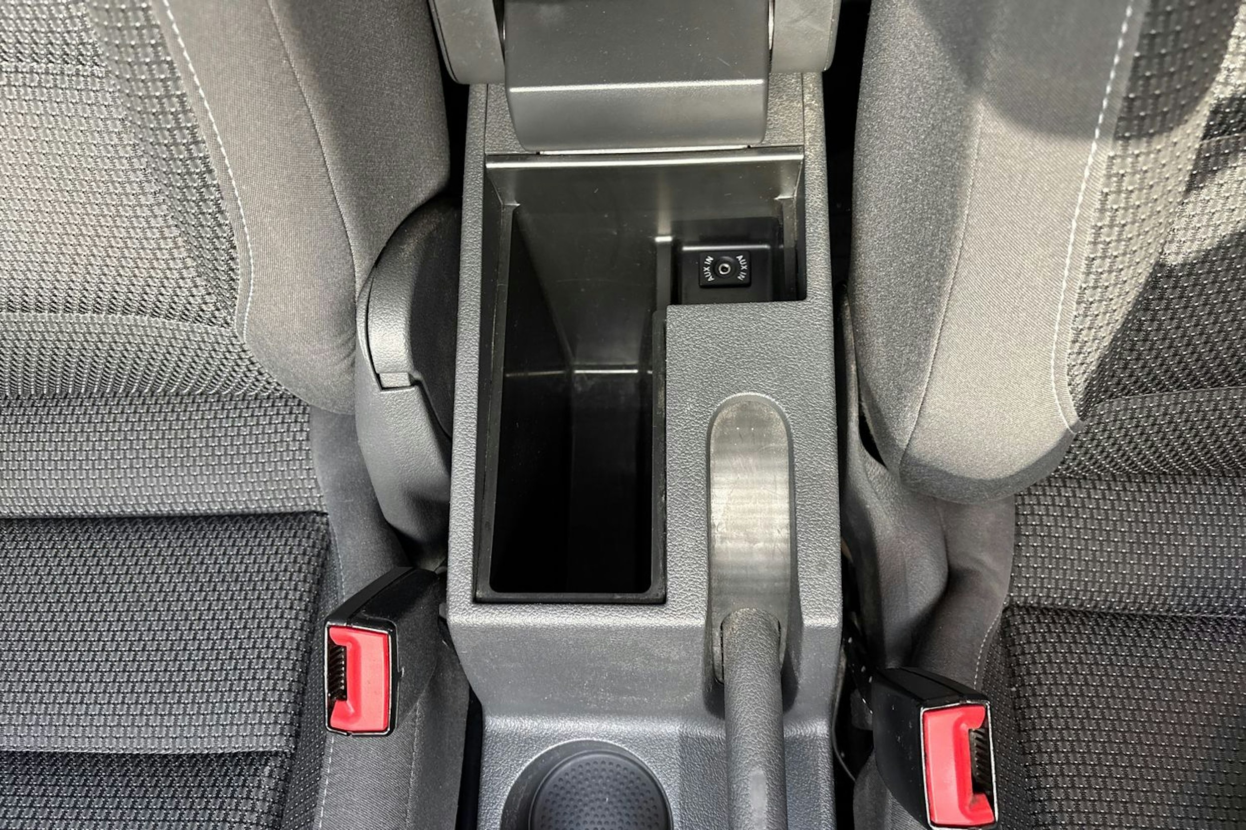 valkoinen Volkswagen Touran 2014 kuva 26.