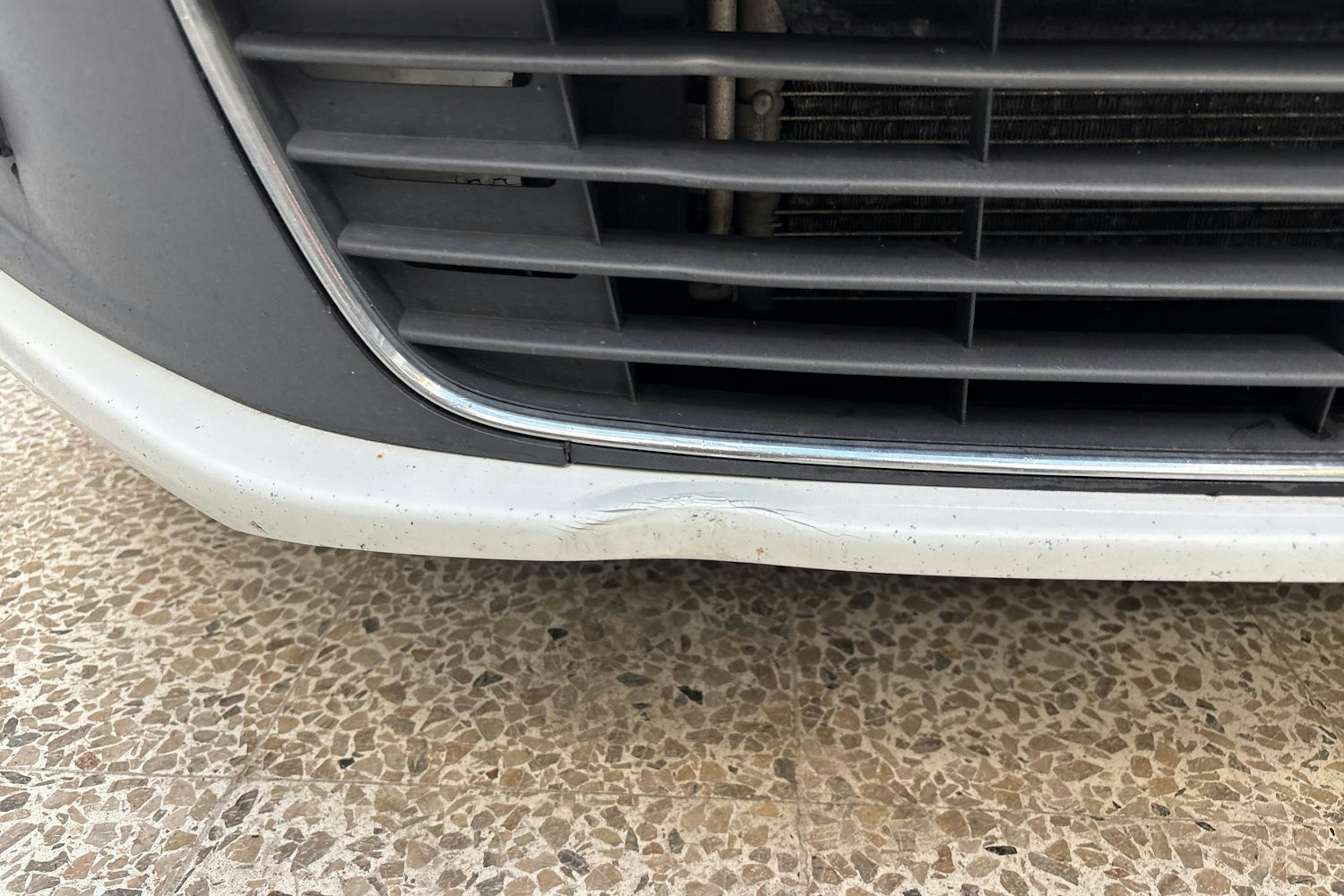 valkoinen Volkswagen Touran 2014 kuva 29.