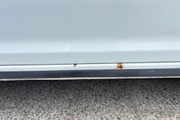 valkoinen Volkswagen Touran 2014 kuva 31.