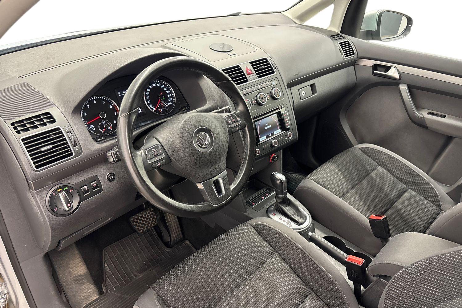 Volkswagen Touran 2014, photo 6/21