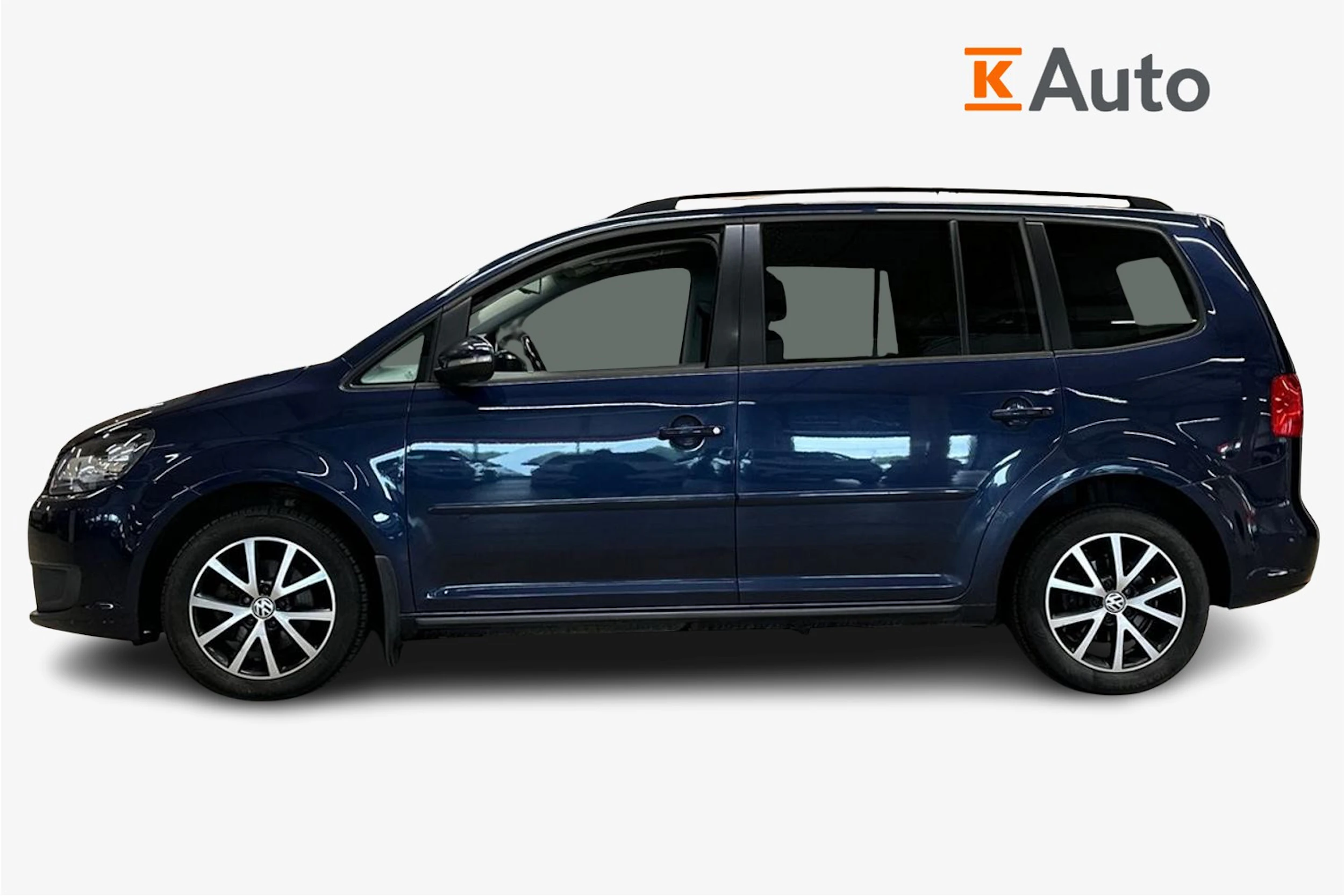 sininen Volkswagen Touran 2015 kuva 5.