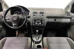 sininen Volkswagen Touran 2015 kuva 7.