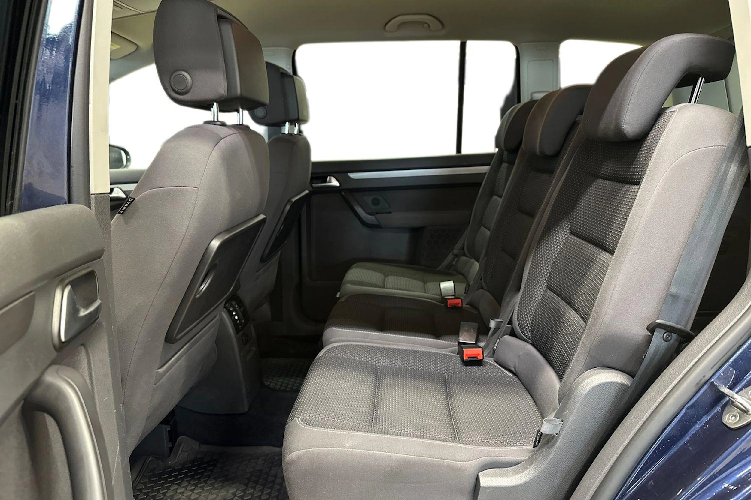 sininen Volkswagen Touran 2015 kuva 8.