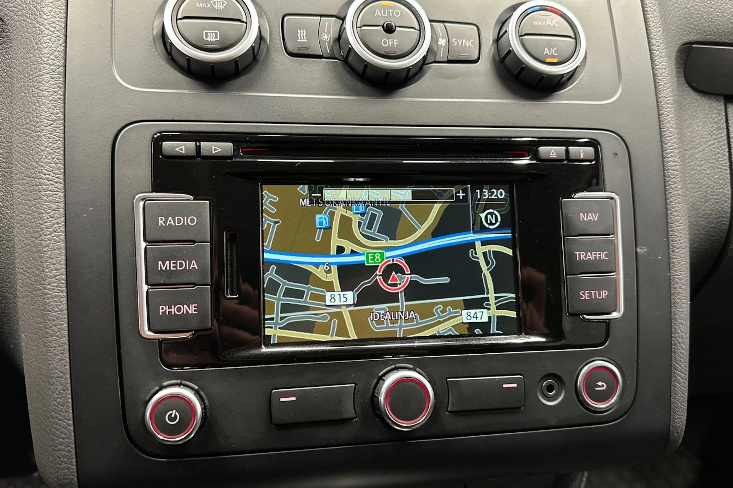 sininen Volkswagen Touran 2015 kuva 15.