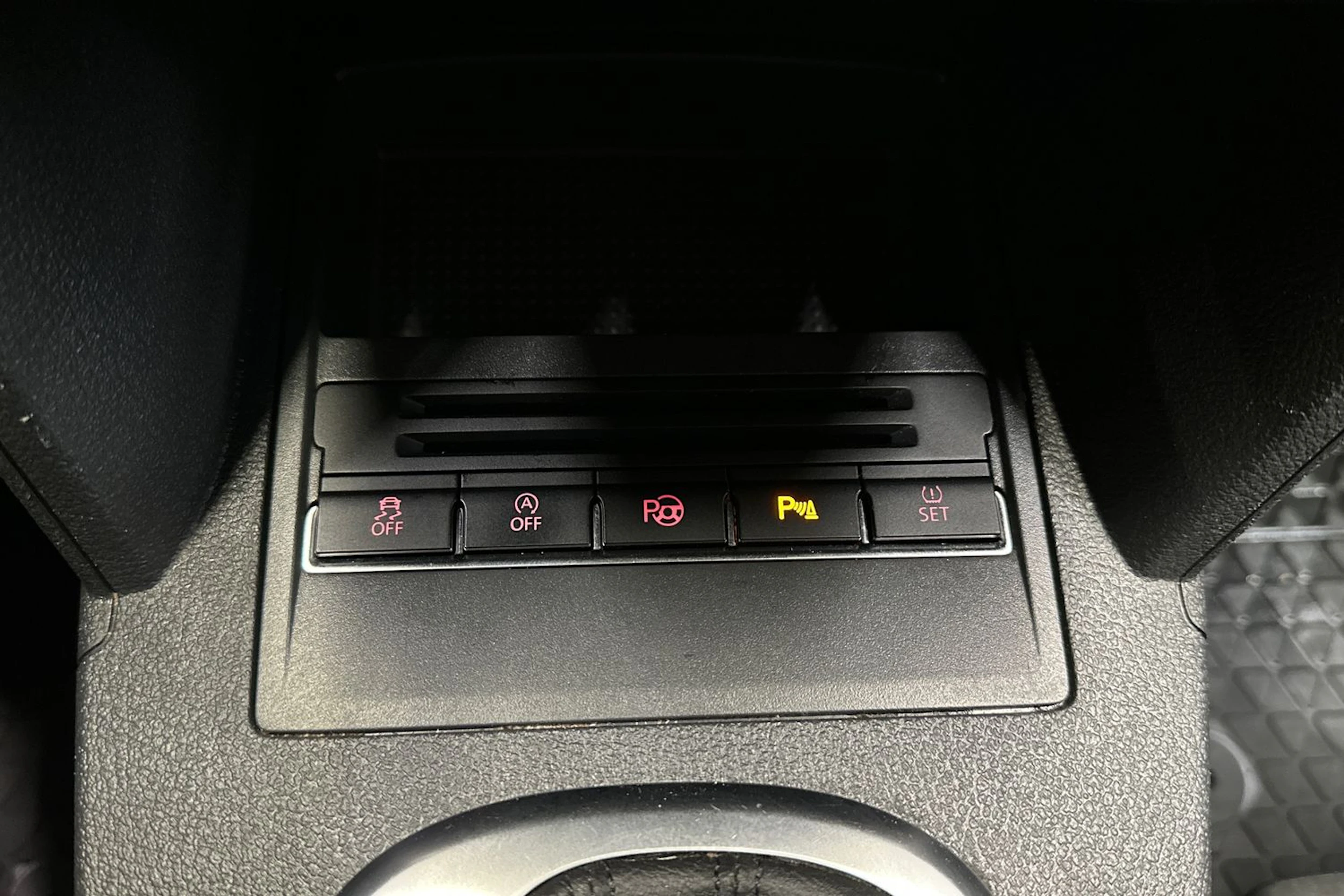 sininen Volkswagen Touran 2015 kuva 17.