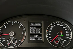 sininen Volkswagen Touran 2015 kuva 20.